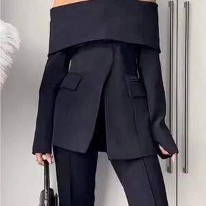 Elegant Black Off-Shoulder blazer